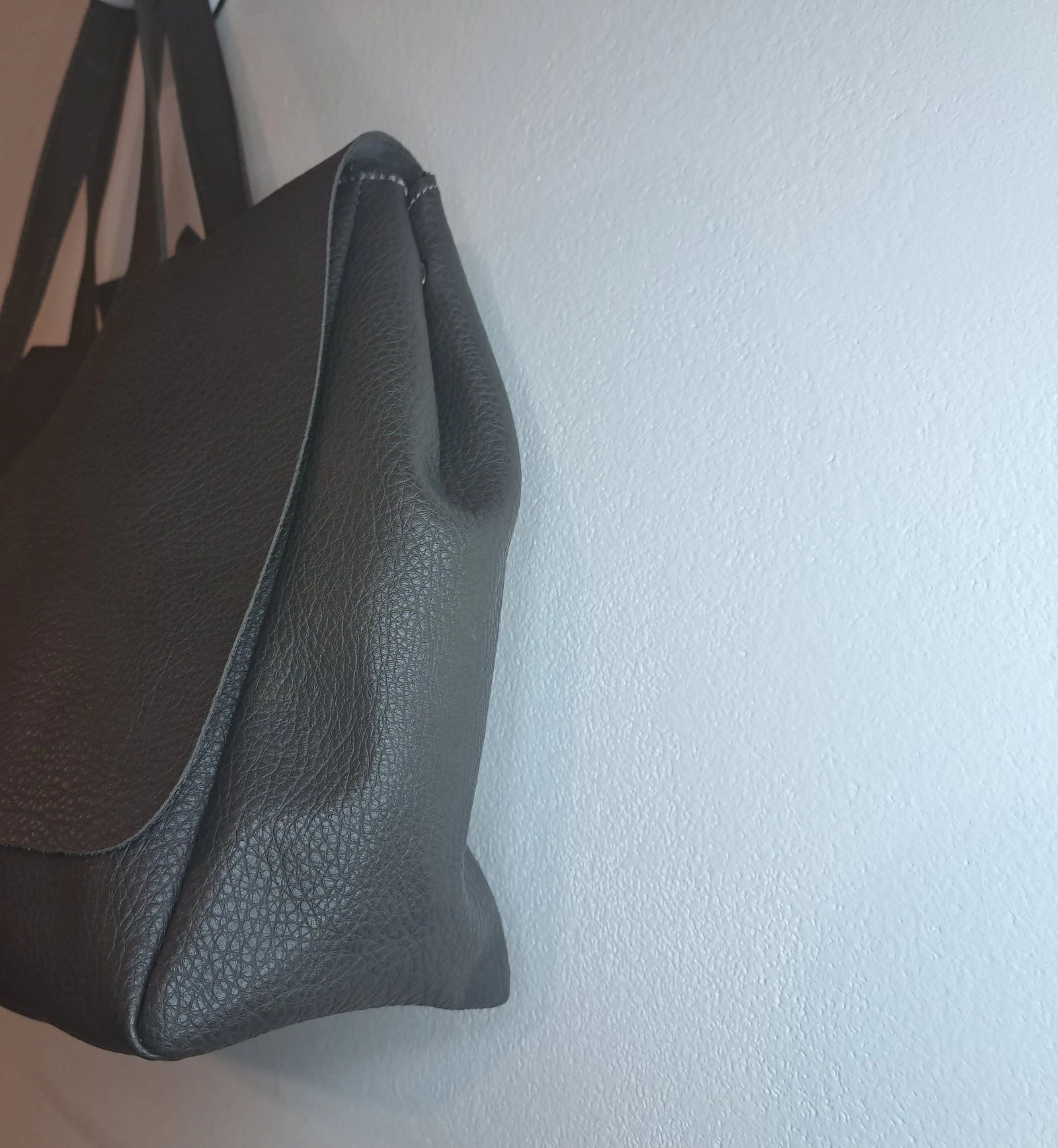 Dark Grey Tote • Oversized & Spacious • Removable Crossbody Strap • Work/University Bag • Minimal Chic Style – photo 5